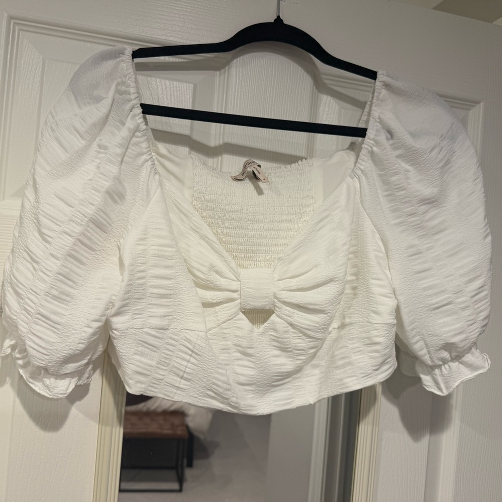 BCBGeneration White Puff Sleeve Blouse